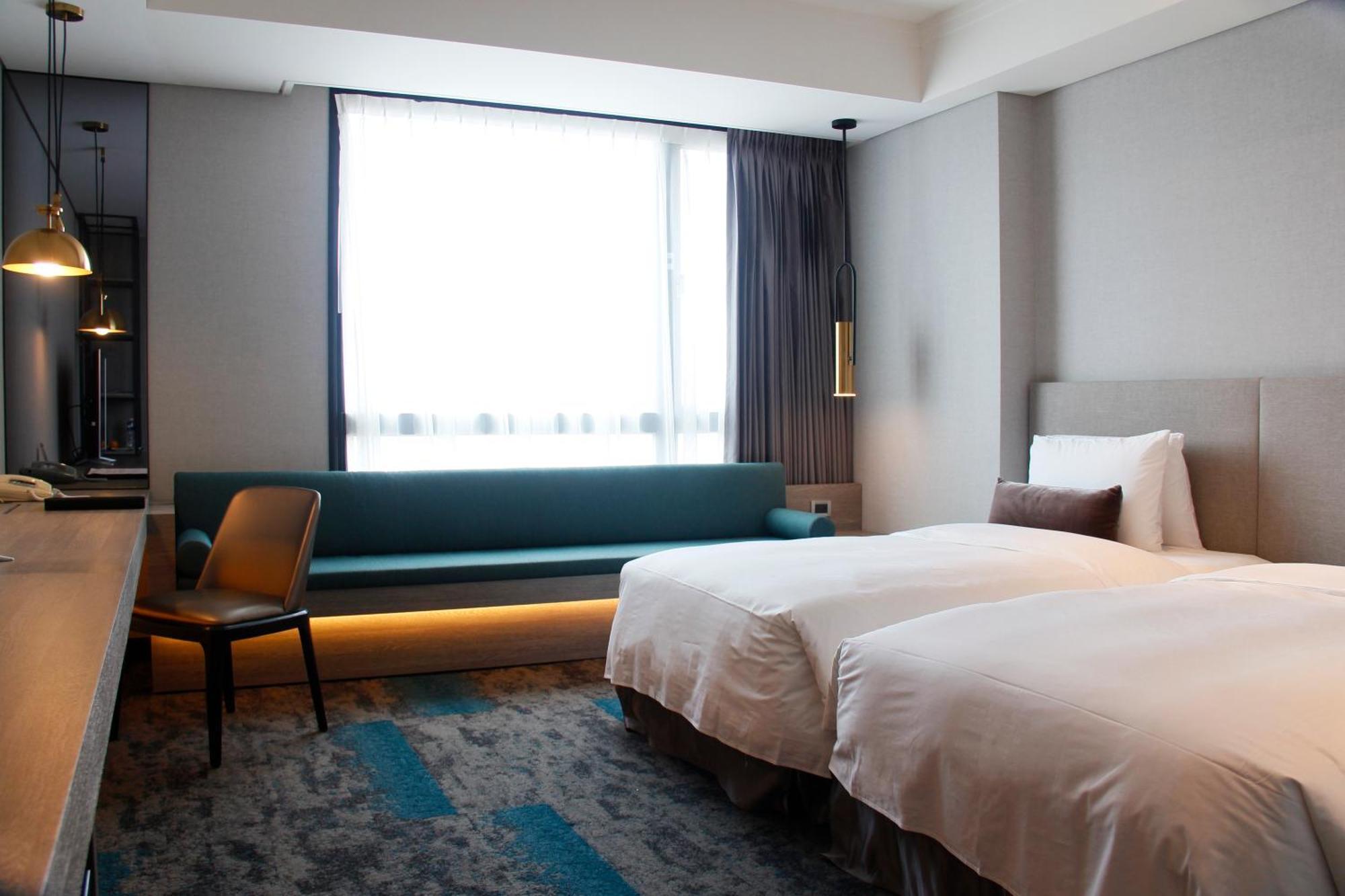 Queena Plaza Hotel Тайнань Экстерьер фото