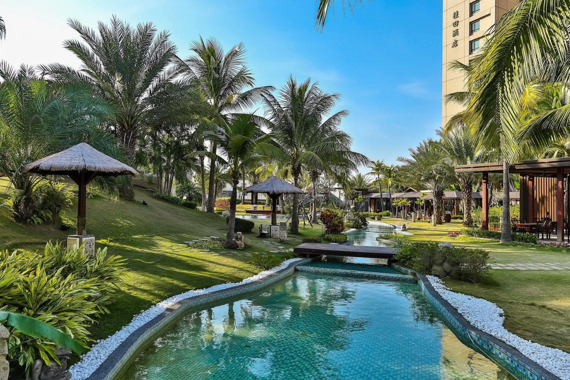 Queena Plaza Hotel Тайнань Экстерьер фото